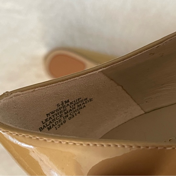 NWOT patent leather nude pointy toe ballet flats - Picture 3 of 4